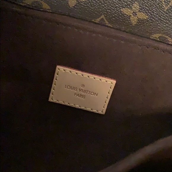 $1750 Louis Vuitton Pochette Métis with Twilly - Picture 5 of 8